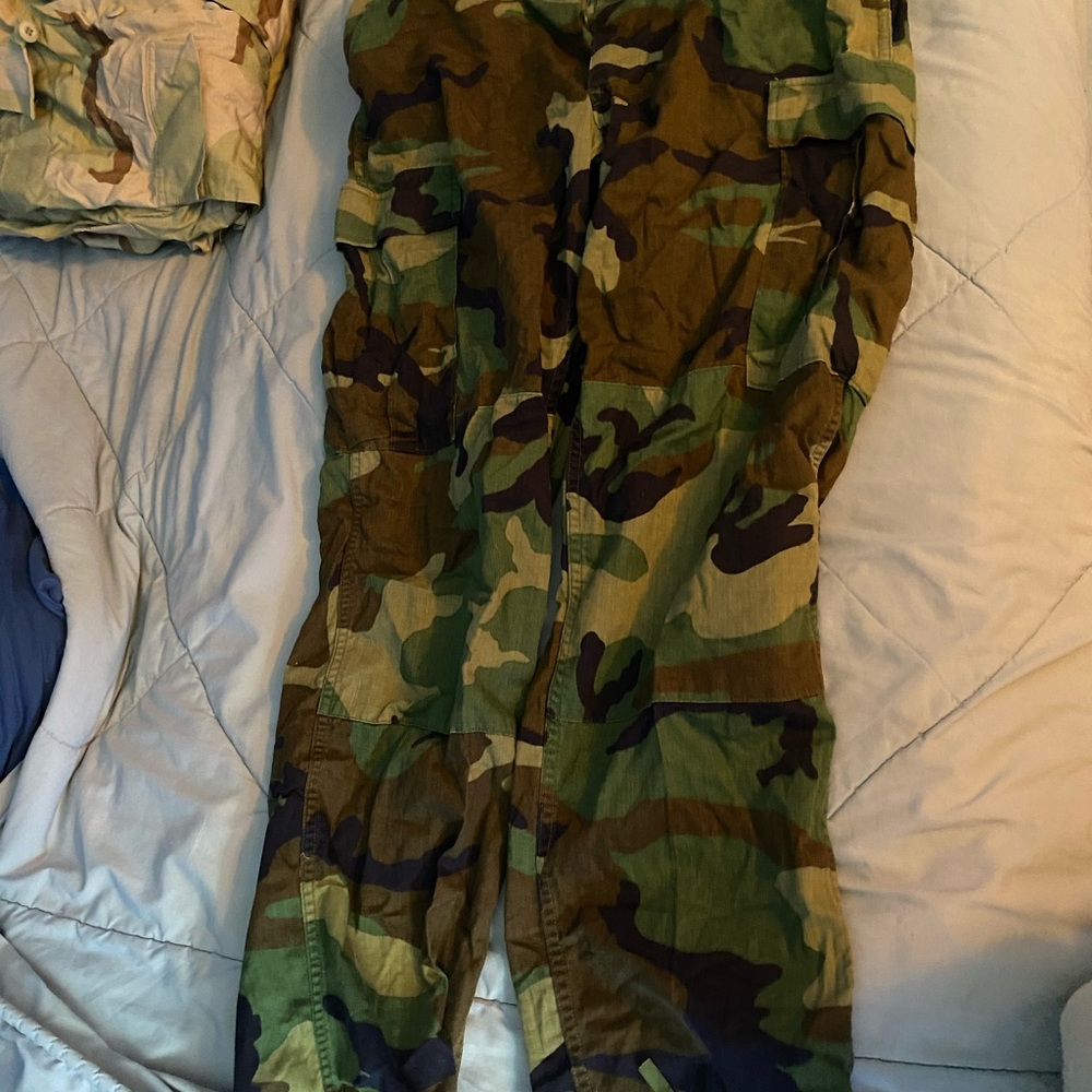 Authentic Army Issue Camo Set - Picture 3 of 6